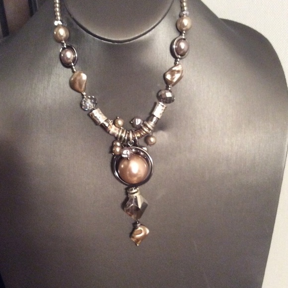 Contemporary Pearl Bead Necklace - Picture 3 of 4